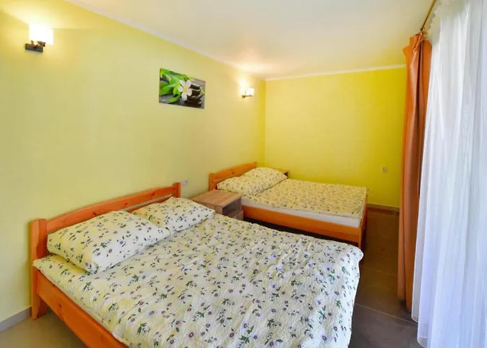 With Garden, Close To The Casa vacanze